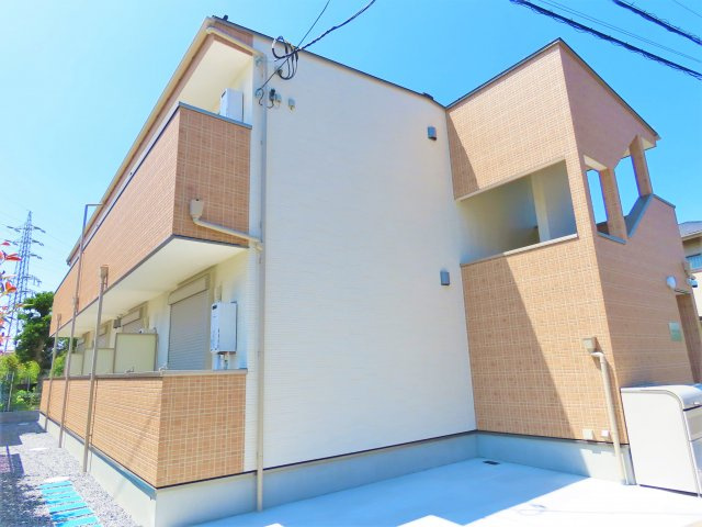 ラーコンシエルⅡの外観|オートロックがあるので安心♪便利な宅配BOXもあります☆