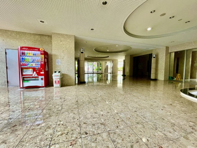 アーバンパレス天神南ハートランドタワー A棟のエントランス