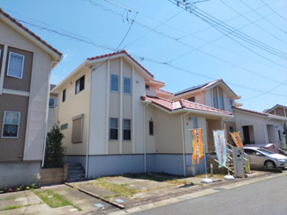 【外観】 | グランファミーロ　リ・スタイルちはら台西6
ちはら台の住宅街にたたずむリフォーム済の可愛らしい物件です♪