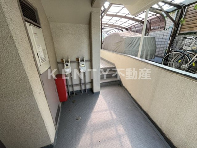 【ロビー】 | スカイハイツ | 建物の内部です
