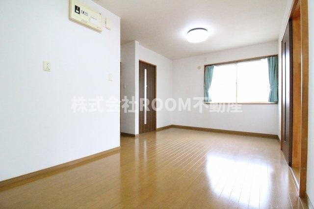 松元町貸家の居間・リビング