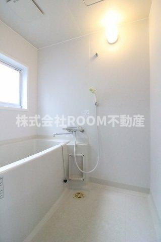 松元町貸家の浴室