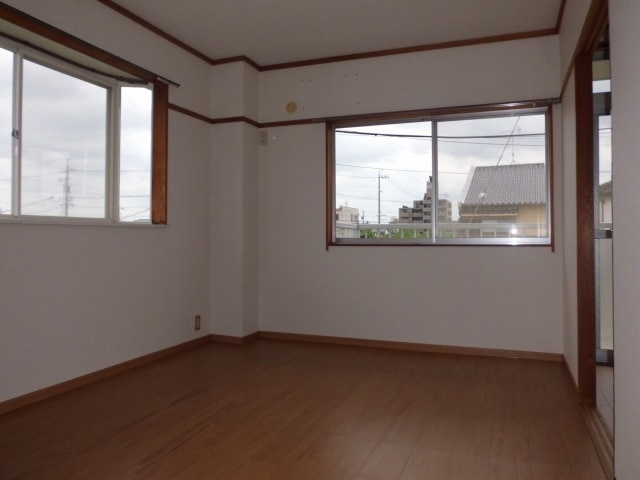 サンリバーハイツの居間・リビング|居室・リビング