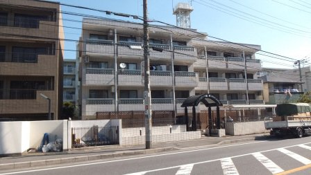 ジュネス市川の外観|南向きの物件です