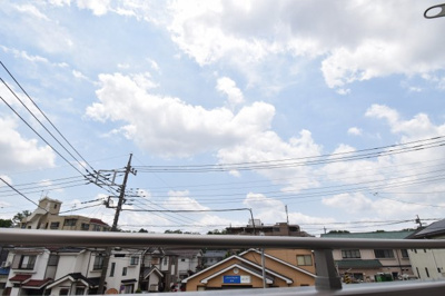 【展望】 | 四季のしらべ　新堀の家 | 景色を遮るものがないと、陽の光を長い時間浴びられます。空気も澄んでいるように感じますね。