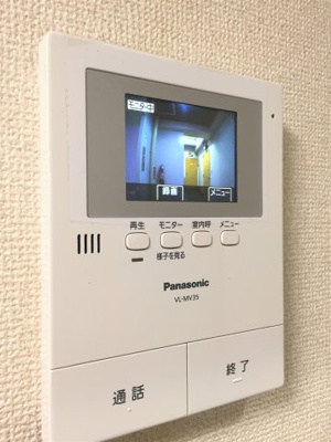 【防犯設備】 | エフビル | モニター付インターホン（玄関先）
空室時の撮影画像です。
