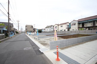 【前面道路含む現地写真】