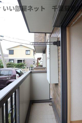 コモド　B棟のバルコニー|暖かな日差しのふりそそぐバルコニー