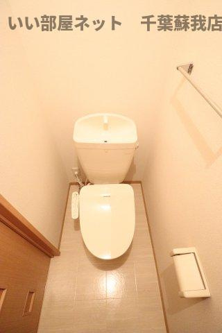 コモド　B棟のトイレ|清潔感のあるトイレです