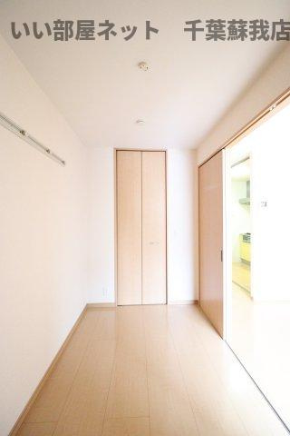 コモド　B棟の寝室|ゆとりの広さです