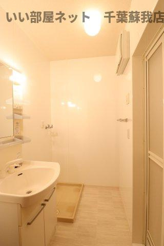 コモド　B棟の洗面所|コンパクトで使いやすい洗面所