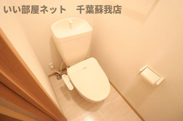 コモド　B棟のトイレ|清潔感のあるトイレです