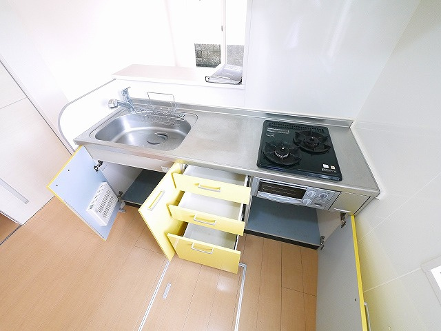 リビングタウン新大宮　Ａ棟のキッチン|お料理しやすいキッチンです