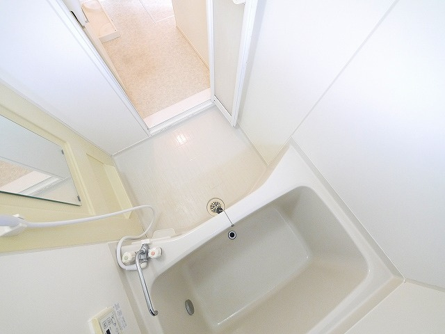 リビングタウン新大宮　Ａ棟の浴室|きれいなお風呂です