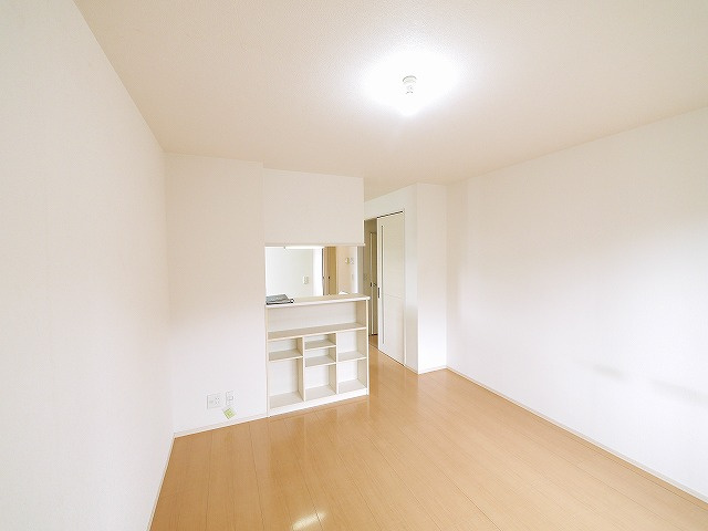 リビングタウン新大宮　Ａ棟の居間・リビング|ゆったり過ごせるリビングです