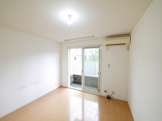 リビングタウン新大宮　Ａ棟の居間・リビング|おしゃれな居間です