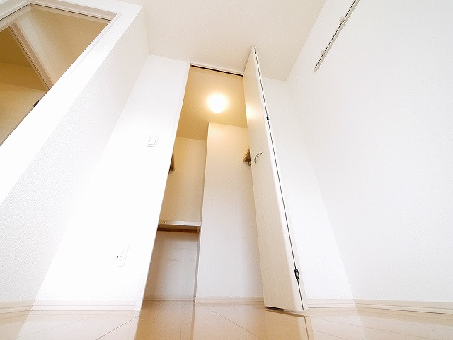 リビングタウン新大宮　Ａ棟の収納|たっぷりとした収納スペースです