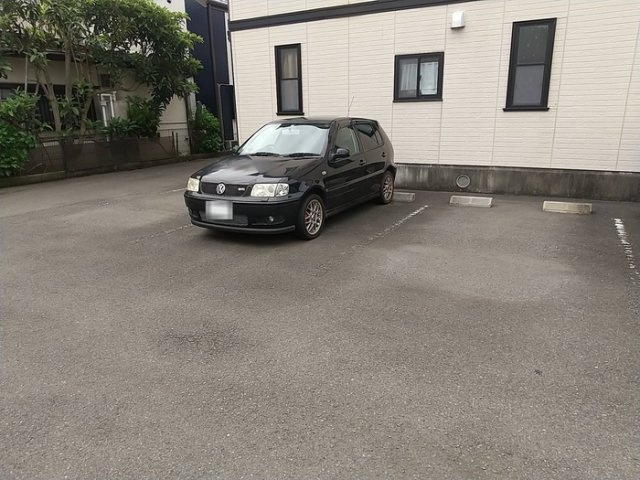 クレールの駐車場