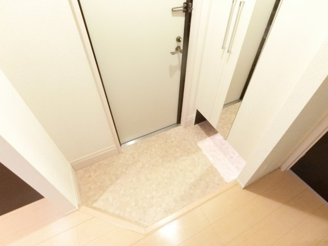 ファミーユ・Mの玄関|同物件別部屋イメージ写真
