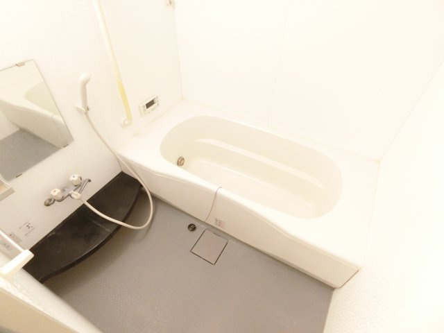 ファミーユ・Mの浴室|同物件別部屋イメージ写真
