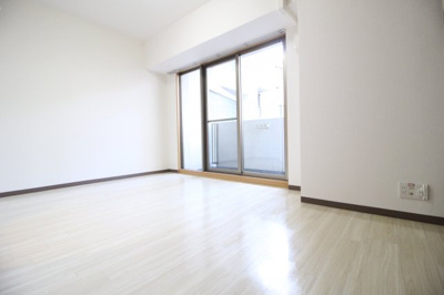 【居間・リビング】 | CITY SPIRE美章園 | お洒落な内装になっています。