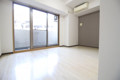 【居間・リビング】 | CITY SPIRE美章園 | 明るいお部屋です。