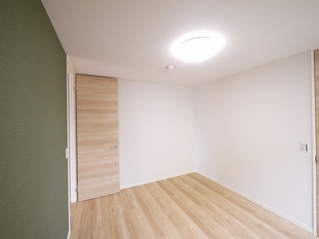 ラ・ルミエール（小泉町東）の寝室|落ち着いて過ごせるお部屋なので、寝室にいかがでしょうか