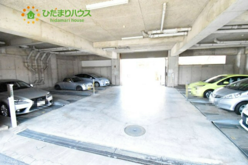 ダイアパレス鴻巣の駐車場