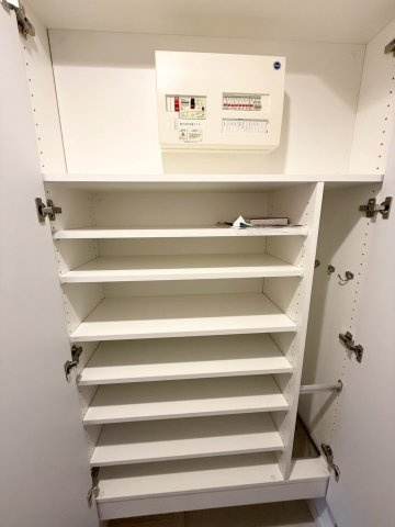 エステムプラザ池袋立教通りの収納|シューズボックス