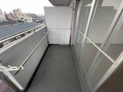 【バルコニー】 | ミュゼ西淡路 | お洗濯にも便利なバルコニー付き