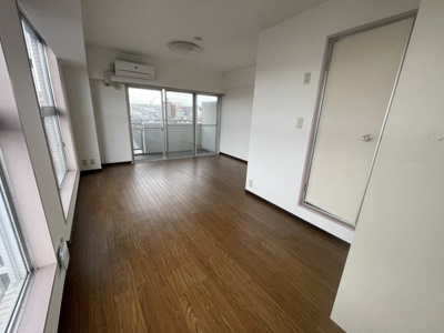 【居間・リビング】 | ミュゼ西淡路 | ゆったりとした居間です