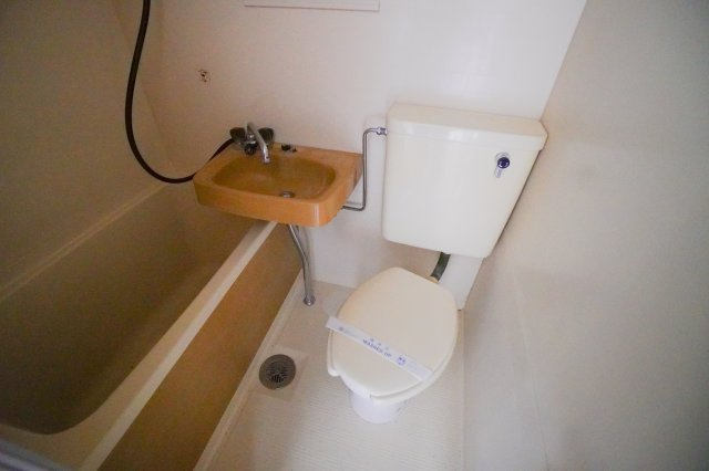 サンシャイン隅の浜のトイレ|落ち着いた色調のトイレです