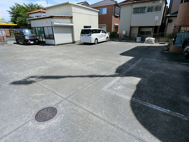 グレース大南の駐車場