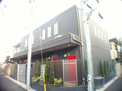 【外観】 | リシャール | 京王線下高井戸駅徒歩2分、駅近好立地！商店街に近い便利な1LDK！築浅・築5年以内！オートロック付き2階のお部屋です◎憧れのカウンターキッチン付き！