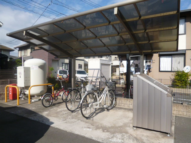 倉敷市西中新田のアパートのその他共用部分|自転車置き場