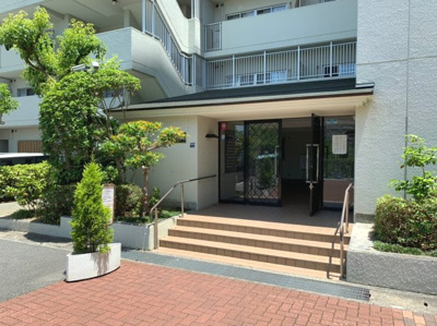 【エントランス】 | グリーンコーポジェームス山弐番館 | 管理の行き届いたエントランス♪