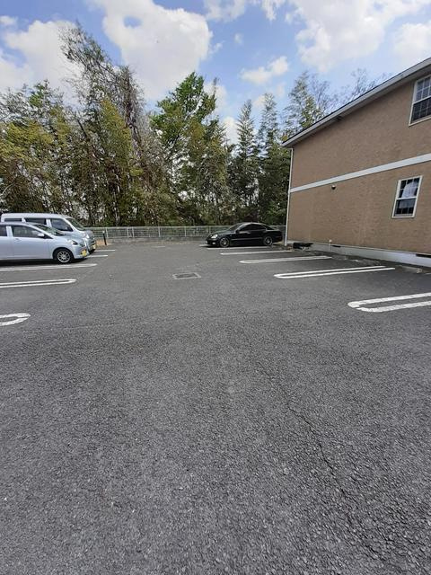 エスポワール・Kの駐車場