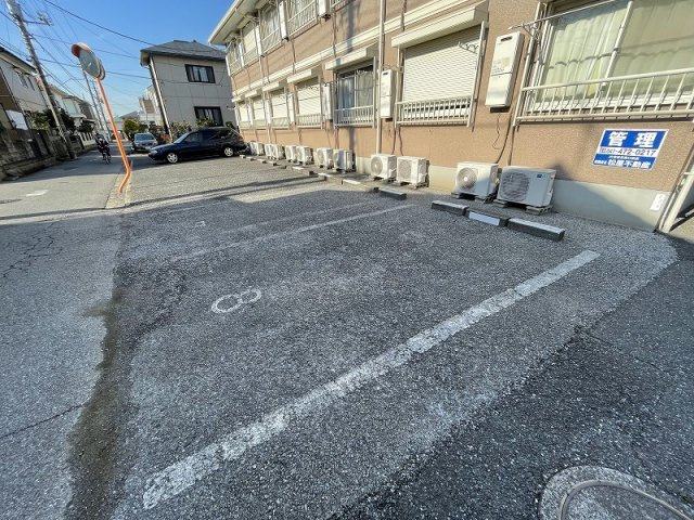 グリシーヌ藤崎Ⅱの駐車場