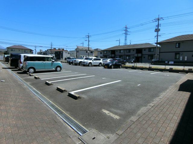 エクレール　Aの駐車場