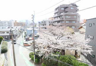 【展望】 | 周辺に高い建物・視界を遮る建物がないので眺望◎日当り風通しもGOOD♪