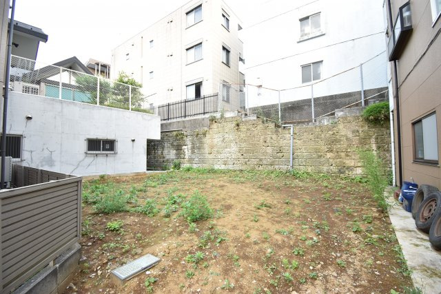 【外観】 | 敷地約33.5坪の広々とした売地　◇◇渋谷区本町◇◇ | 敷地面積約33.54坪！１R×９戸のアパートプランもご用意しております。前面道路はすっきりとした幅員約4.4ｍの公道です。