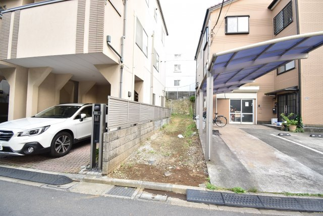 【外観】 | 敷地約33.5坪の広々とした売地　◇◇渋谷区本町◇◇ | 敷地面積約33.54坪！１R×９戸のアパートプランもご用意しております。前面道路はすっきりとした幅員約4.4ｍの公道です。