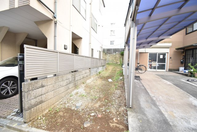 【外観】 | 敷地約33.5坪の広々とした売地　◇◇渋谷区本町◇◇ | 敷地面積約33.54坪！１R×９戸のアパートプランもご用意しております。前面道路はすっきりとした幅員約4.4ｍの公道です。