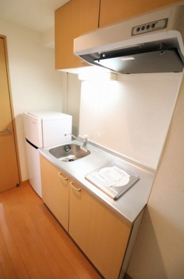 【キッチン】 | 倉田ビル | ※写真は別部屋のため冷蔵庫はついておりません。