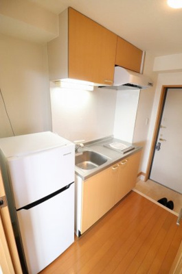 【キッチン】 | 倉田ビル | ※写真は別部屋のため冷蔵庫はついておりません。