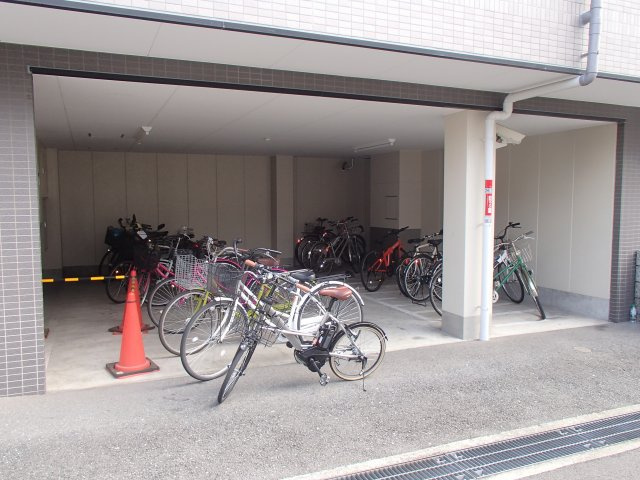 【その他共用部分】 | シャトルウエスト | 駐輪場