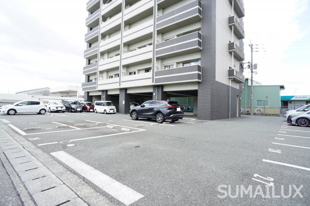 サムティ熊本近見Ⅱの駐車場