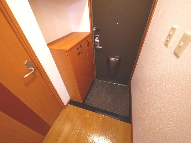 トウケンコーポ桜井南の玄関|落ち着いた玄関です