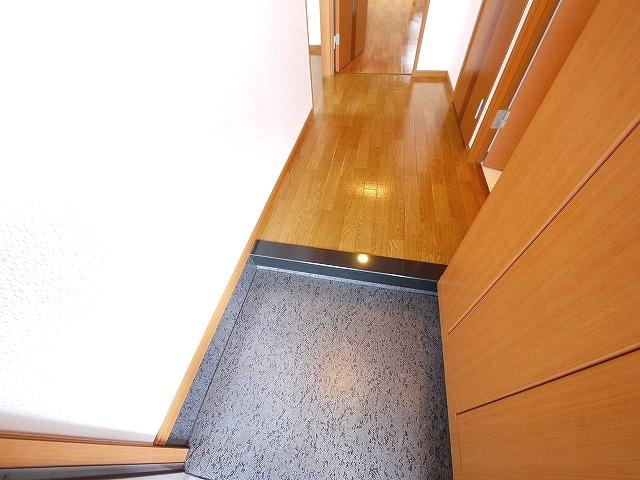 トウケンコーポ桜井南の玄関|落ち着いた玄関です