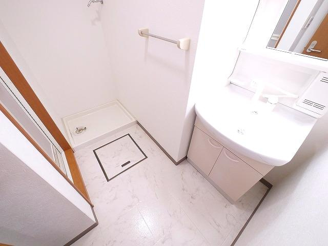 トウケンコーポ桜井南の洗面所|忙しい朝には欠かせない洗面所です